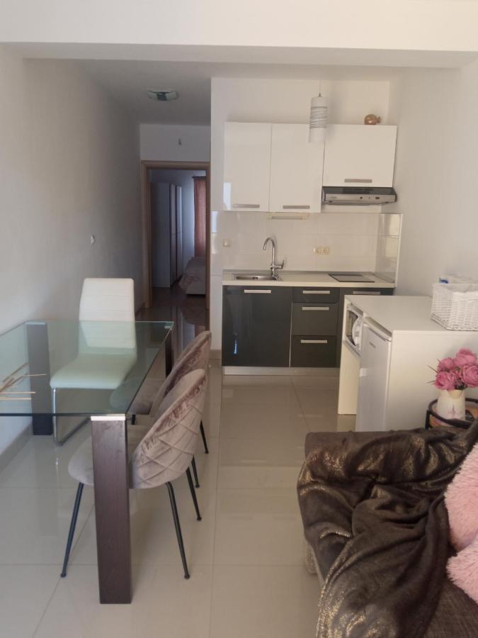 Apartments Tomic Vodice Kültér fotó