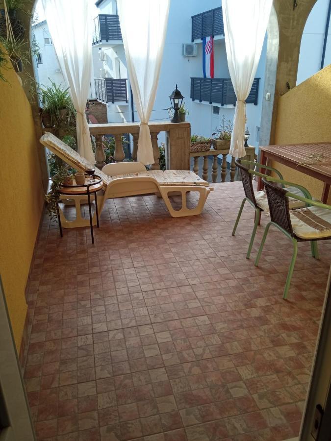 Apartments Tomic Vodice Kültér fotó